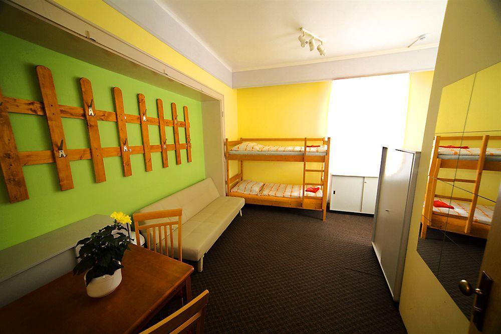 Albergue Homer - Old Town Square *