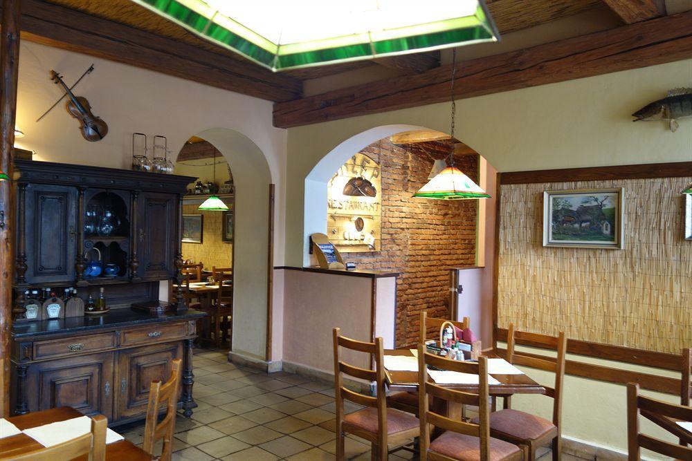 Homer - Old Town Square Albergue